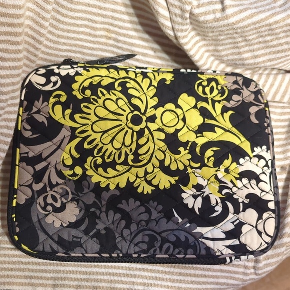 COPY: NWoT/EUC BUNDLE: VERA BRADLEY 🖤💛Y./Blk. BAROQUE🖤💛 purse/tablet - Picture 9 of 11
